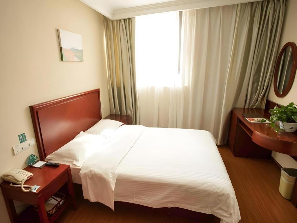 Greentree Inn Suzhou Railway Station North Square Haobainian Wedding Dress City Express Hotel Zewnętrze zdjęcie